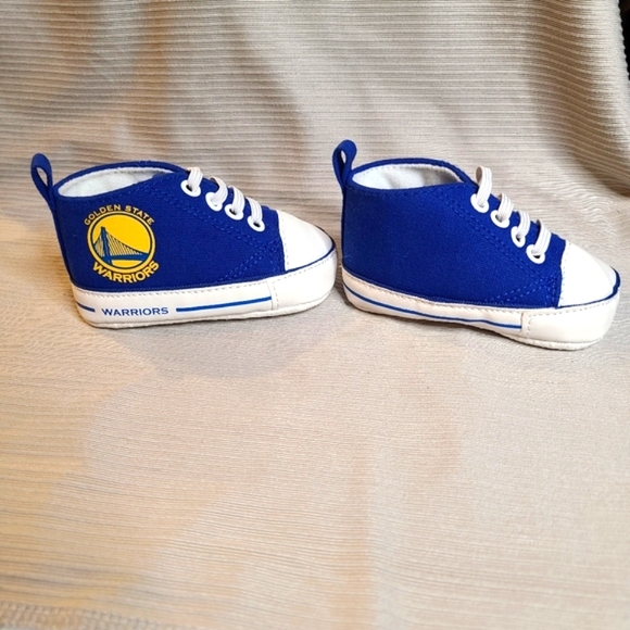 Baby Fanatics Warriors Crib Shoes - Picture 10 of 13